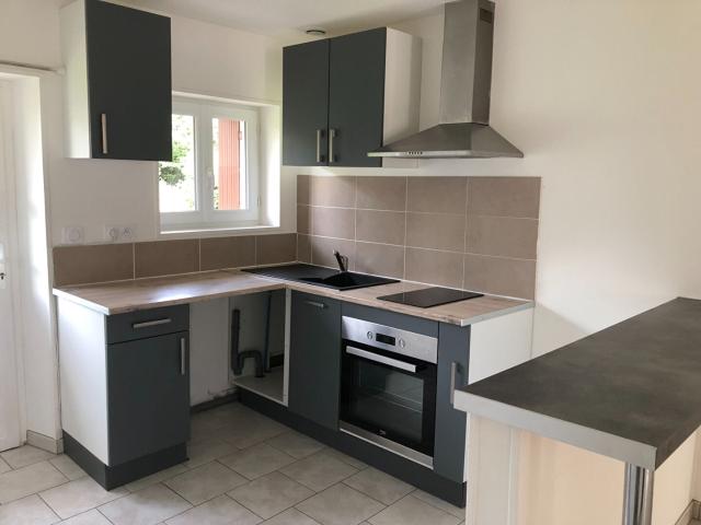 Maison 3 pièces, 42 m² à louer à Clémont 18410