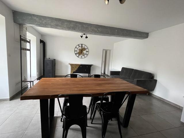 Maison 3 pièces, 52 m² à louer à Journet 86290