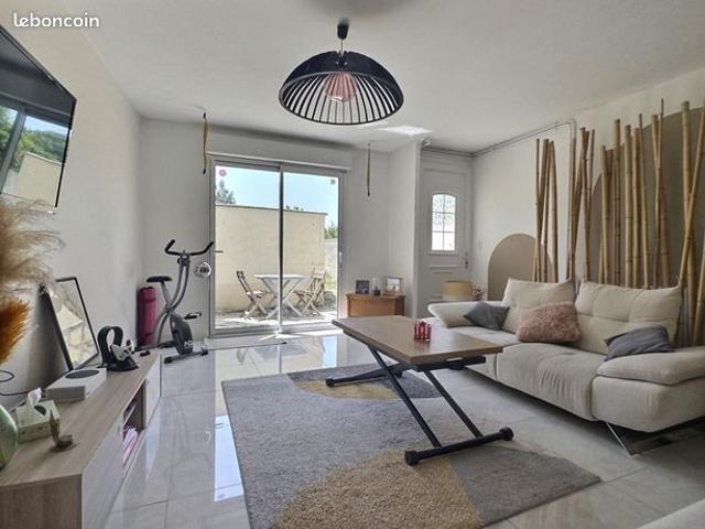 Maison 3 pièces 594 m²