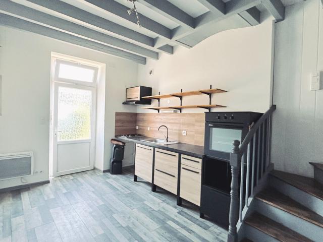 Maison 3 pièces, 60 m² à louer à Blaye 33390
