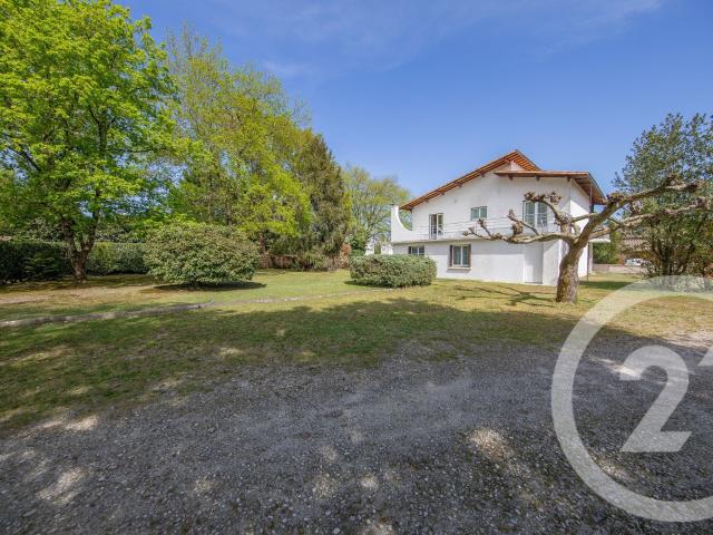Maison 10 pièces 216 m²