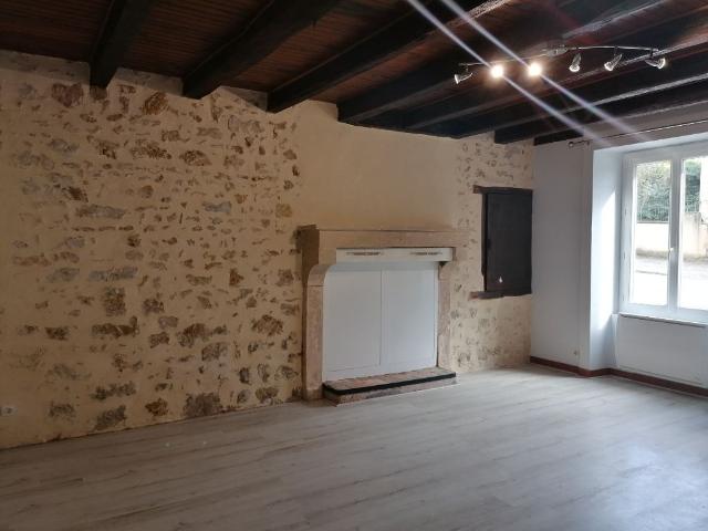 Maison 3 pièces, 63 m² à louer à Coulombiers 86600