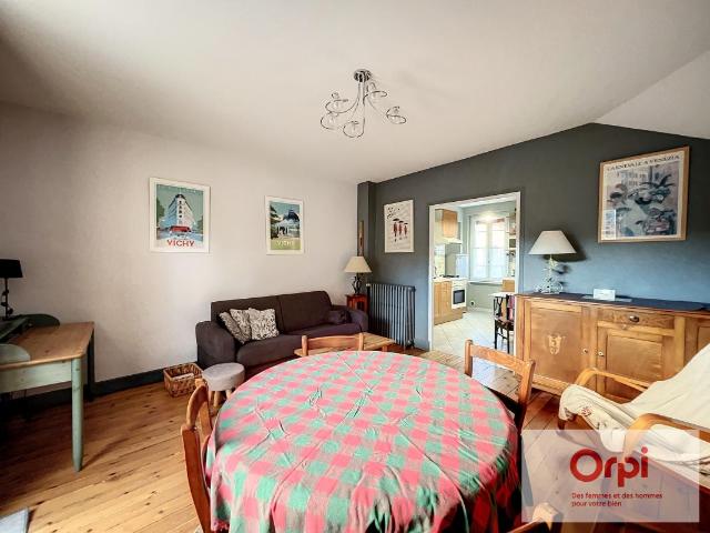 Maison 3 pièces, 63 m² à louer à Désertines 03630