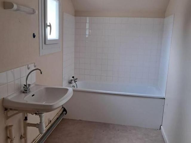Maison 3 pièces, 64 m² à louer à Yzeures sur Creuse 37290
