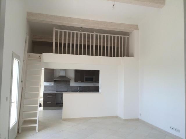 Maison 3 pièces, 65 m² à louer à La Cadière d'Azur 83740