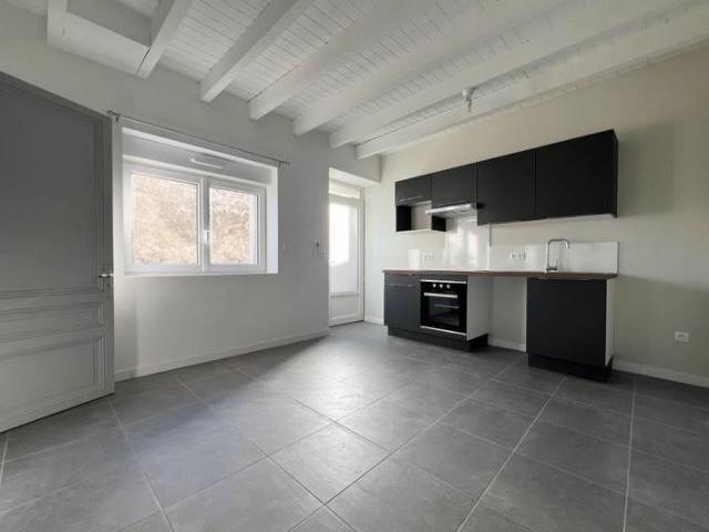 Maison 3 pièces, 65 m² à louer à Mongauzy 33190