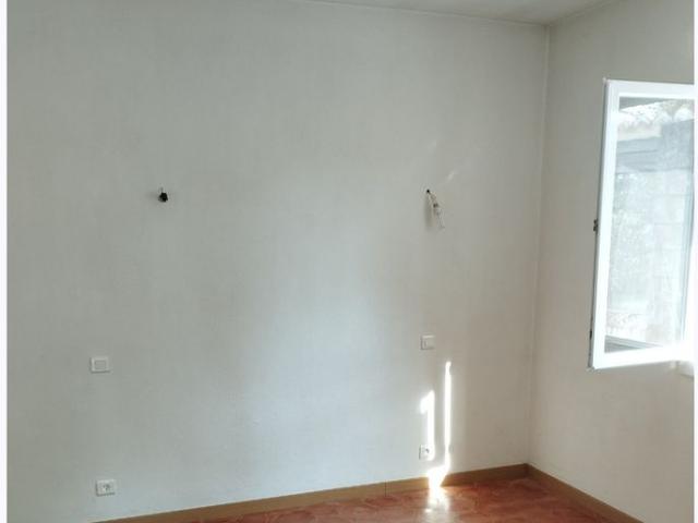 Maison 3 pièces, 65 m² à louer à Villecroze 83690