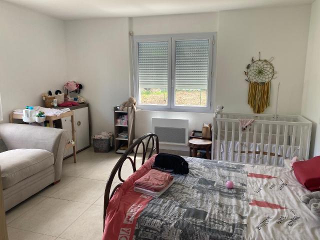 Maison 3 pièces, 67 m² à louer à Sallebœuf 33370