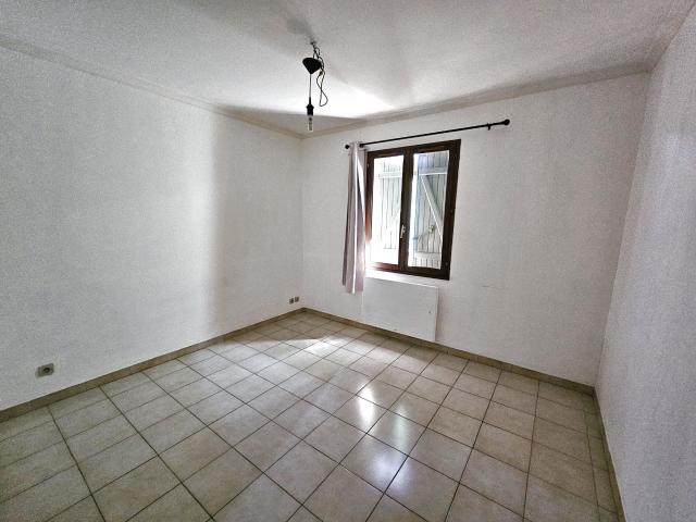 Maison 3 pièces, 69 m² à louer à Nîmes 30000