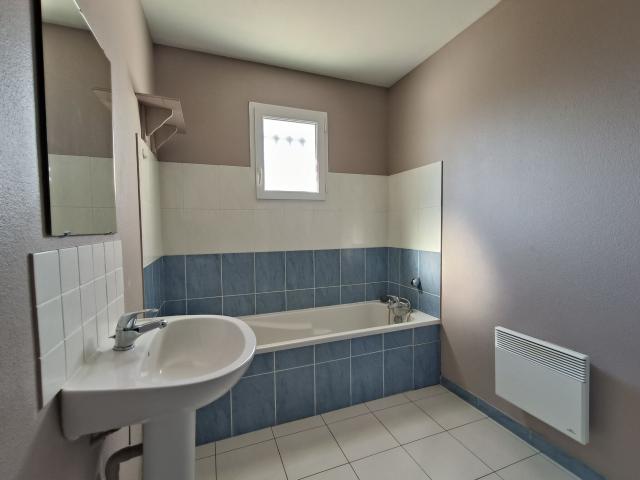 Maison 3 pièces, 70 m² à louer à Cézac 33620
