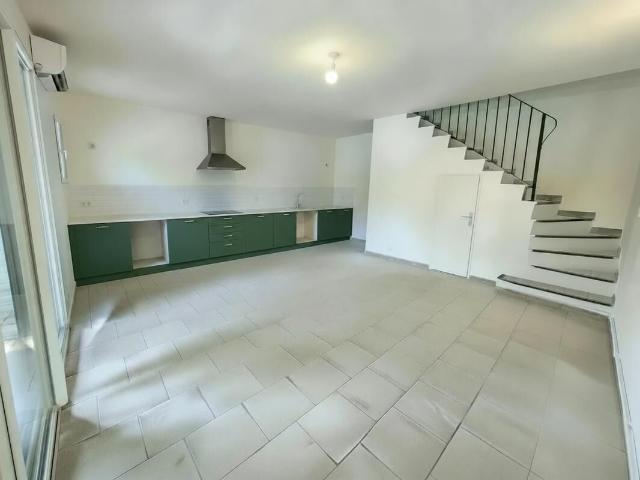 Maison 3 pièces, 70 m² à louer à Saint Victoret 13730