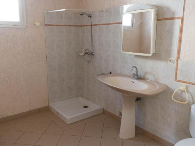 Maison 3 pièces, 72 m² à louer à Capestang 34310