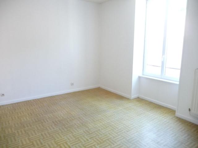 Maison 3 pièces, 75 m² à louer à Saint Jean les Deux Jumeaux 77660