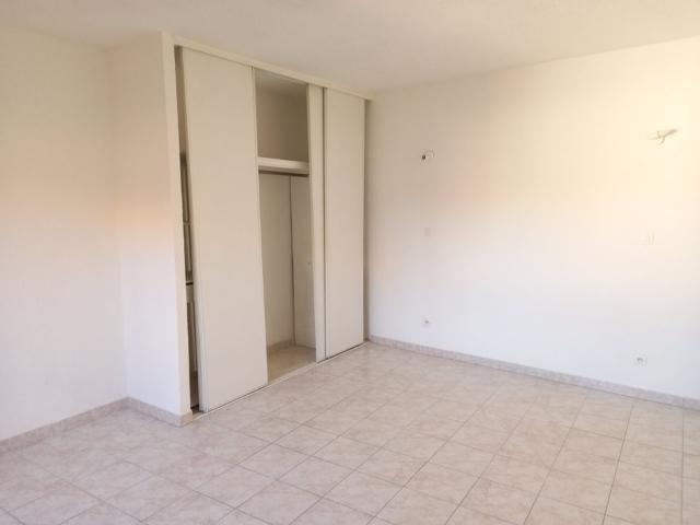 Maison 3 pièces, 75 m² à louer à Sussargues 34160