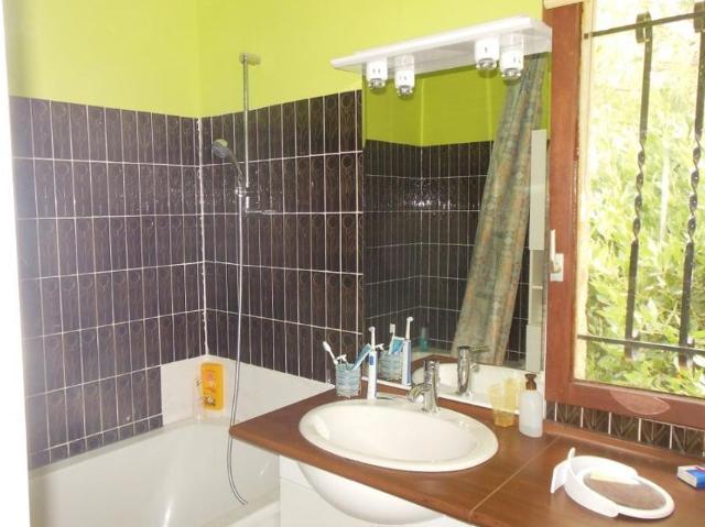 Maison 3 pièces, 76 m² à louer à Servian 34290
