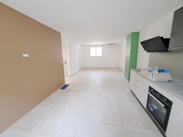 Maison 3 pièces, 77 m² à louer à Vias 34450