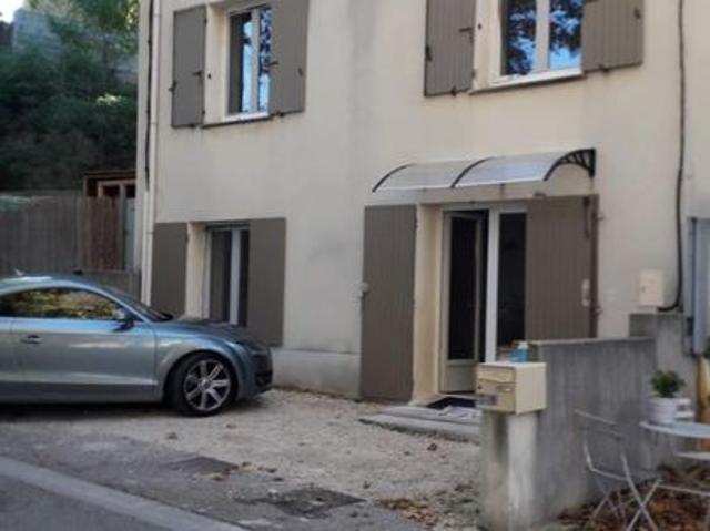 Maison 3 pièces, 77 m² à louer à Visan 84820