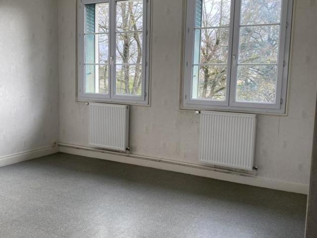 Maison 3 pièces, 81 m² à louer à Issoudun 36100