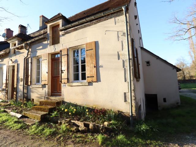 Maison 3 pièces, 84 m² à louer à Herry 18140