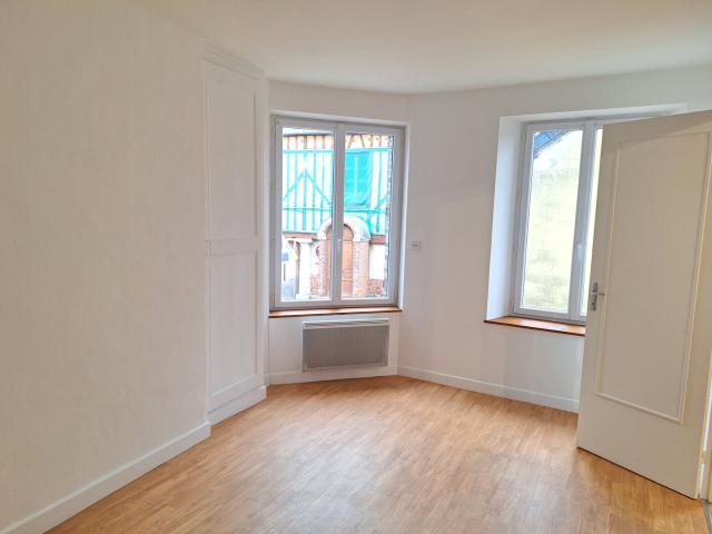 Maison 3 pièces, 89 m² à louer à Charny Orée de Puisaye 89120