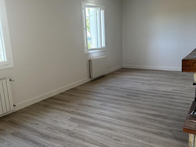 Maison 3 pièces, 90 m² à louer à Sainte Bazeille 47180