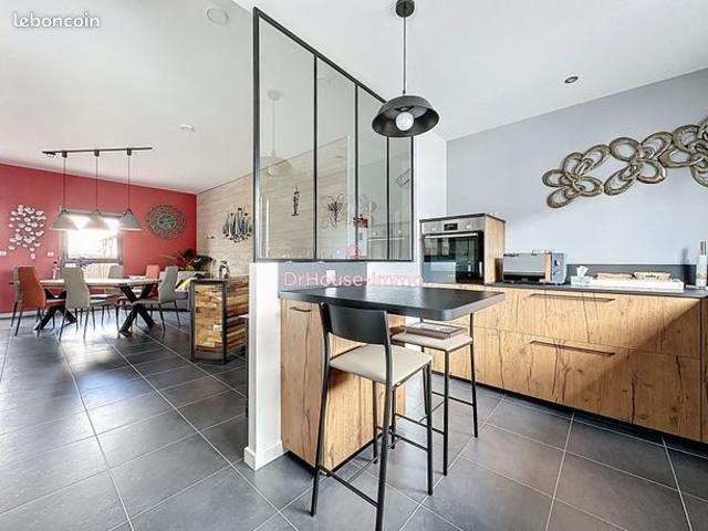 Maison 3 pièces 94 m²
