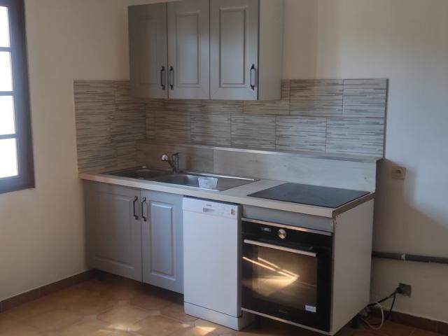 Maison 3 pièces, 95 m² à louer à Cuers 83390