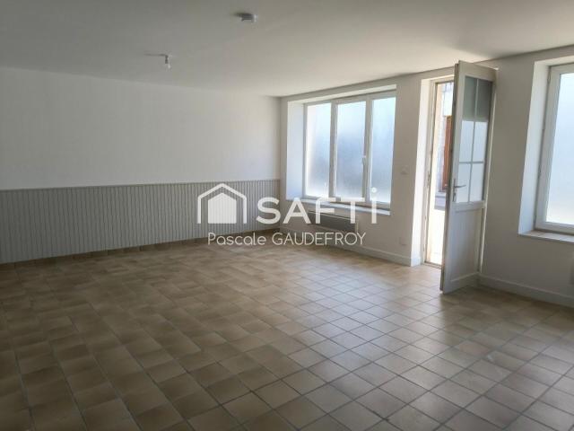 Maison 3 pièces, 95 m² à louer à Montils 17800