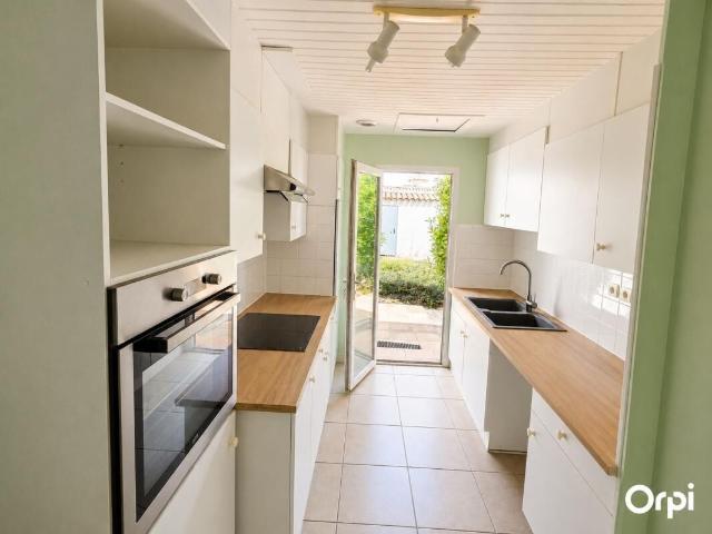 Maison 3 pièces, à louer à Pomérols 34810