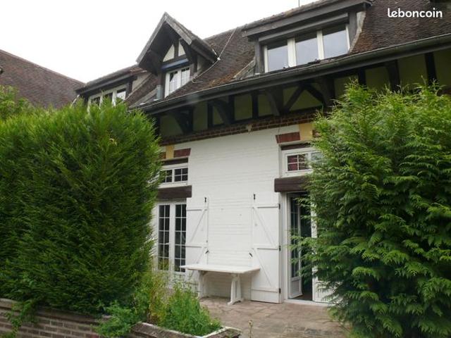 Maison 3 pièces dans domaine très calme à Airion, à environ 5 minutes en voiture de la gare de Clermont