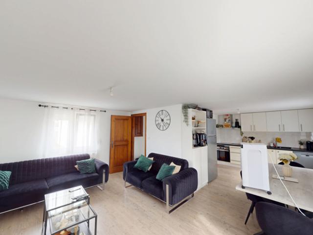 Maison 3 pièces de 76 m2 avec terrasse, cour et cave