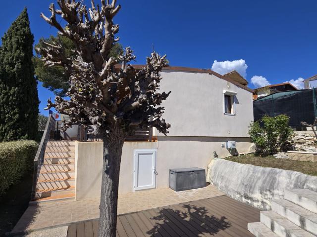 Maison 3 pièces vue mer à vendre au Castellet Réf 42 252 000 euros
