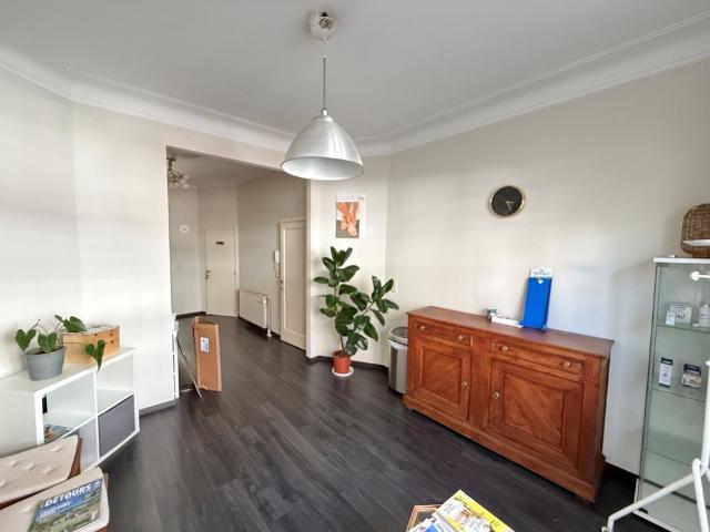 Maison 3ch + bureau avec cour à 1200 Woluwe Saint Lambert  Loyer: 1 900 €