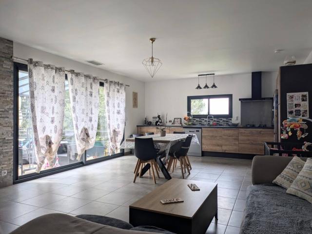 Maison 104 m2 Vénéjan