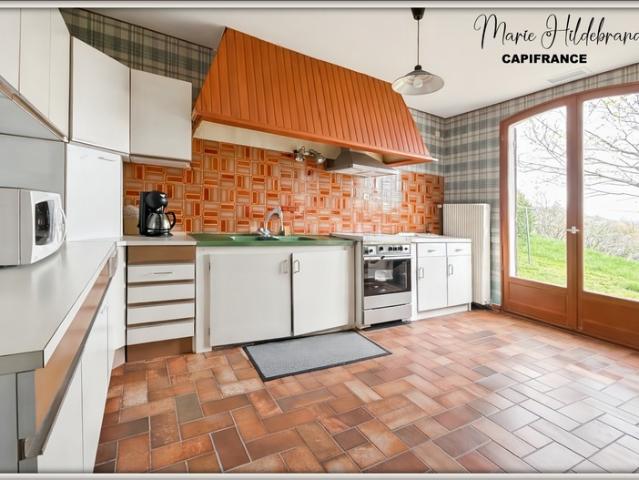 MAISON 104m² de PLAIN PIED – 3 CHAMBRES – GARAGE – JARDIN + de 2900m²