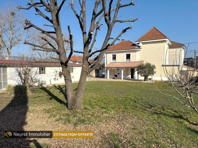 Maison 105 m² à Châteauneuf 42800 Quartier Résidentiel et Ca