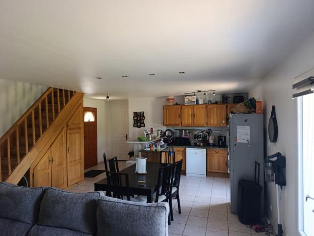 Maison, 106 m² à louer à Saint Cyr sur le Rhône 69560