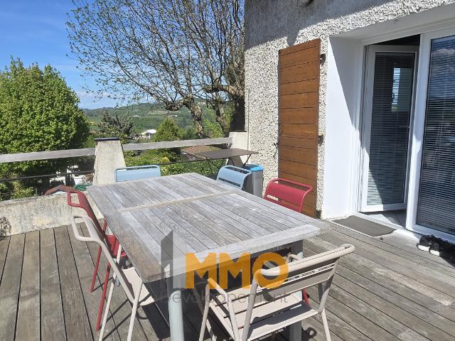 MAISON 108m2 sur terrain de 1603m2 et piscine