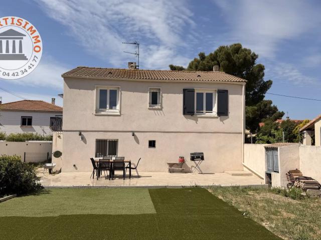 Maison 101 m2 avec trois chambres et garage