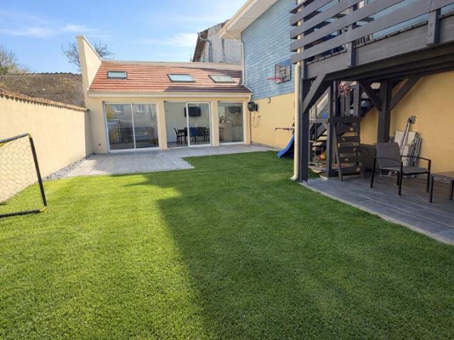 Maison 10 pièce s 220 m2