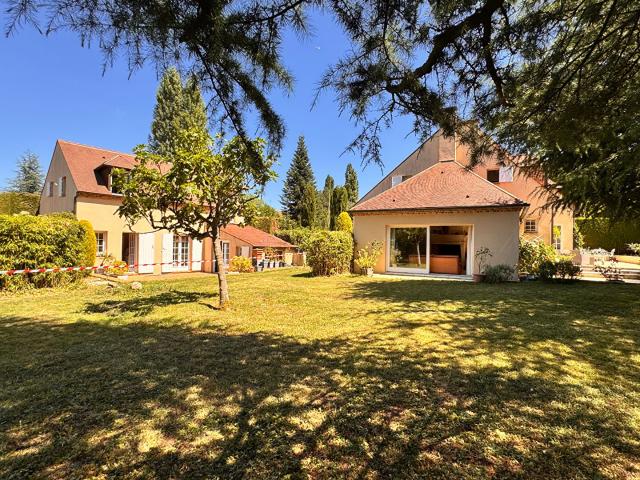 Maison 10 pièce s 290 m2