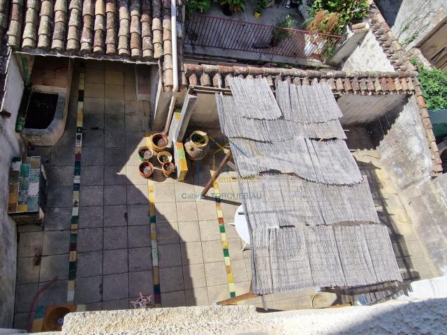 A vendre proche GIGNAC Maison 10 pièces avec terrasse et garage