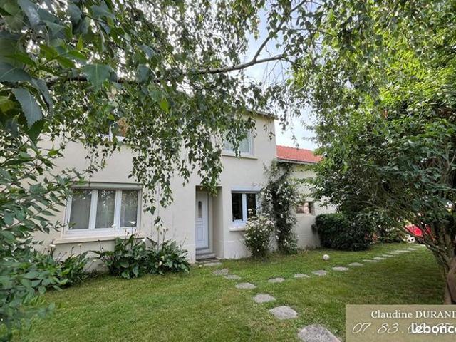 Maison 10 pièces 143 m²