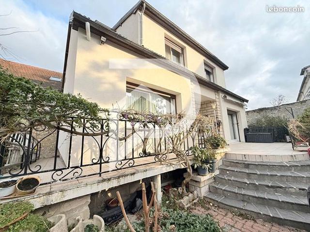 Maison 10 pièces 140 m²