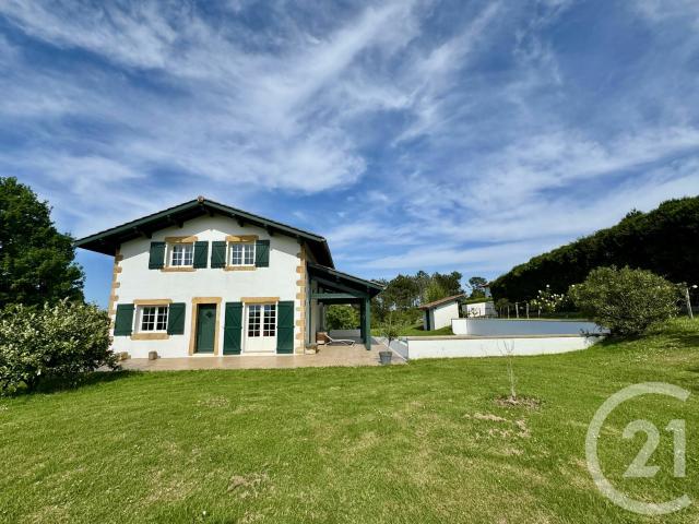 Maison 10 pièces 140 m²