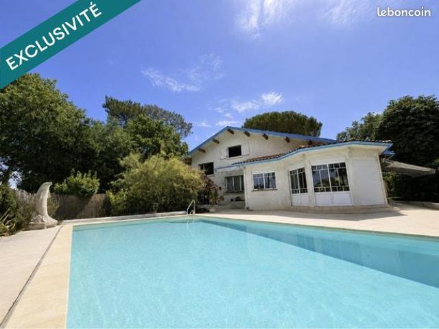 Maison 10 pièces 142 m²