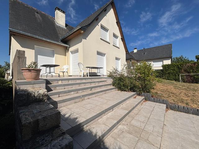 Maison 10 pièces 147 m²