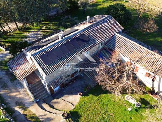 Maison 10 pièces 146 m²