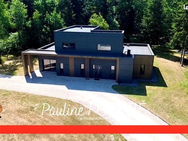 Maison 10 pièces 151 m²