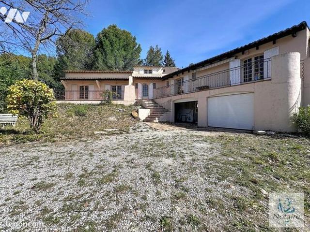 Maison 10 pièces 152 m²